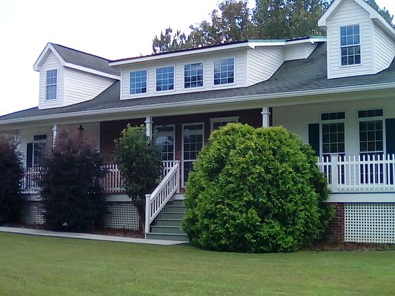 2nd image of 185 Lake Dr