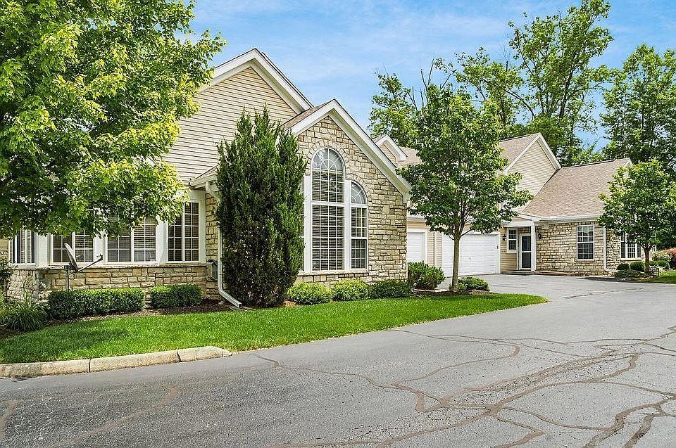 Condo entry off Abby Gate Ct.