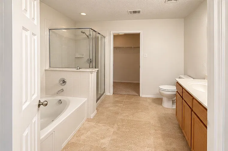 4 bed, 2618 sqft, $2,850 — Photo 3
