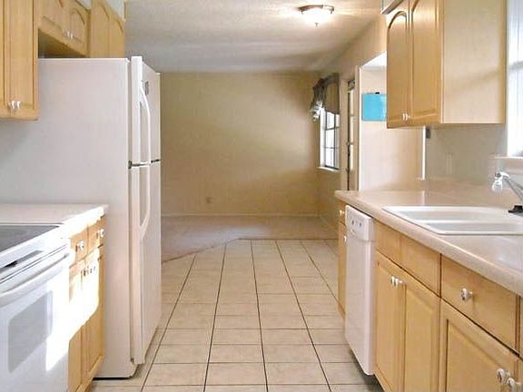 4th image of 13826 Kingsbury Hl