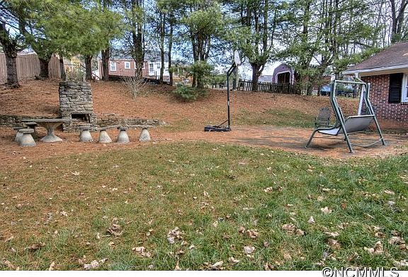 5th image of 50 Henson Dr