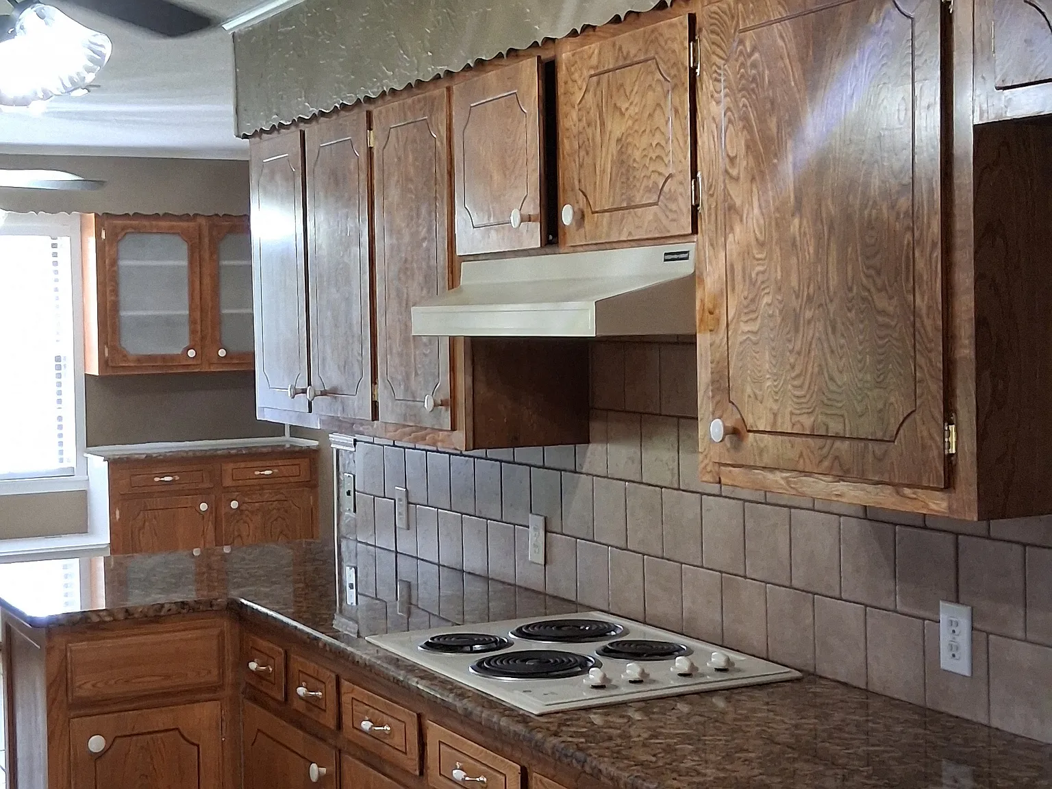 4 bed, 2500 sqft, $1,850 — Photo 3