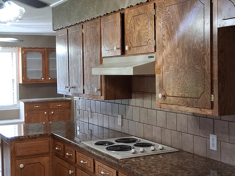 102 Cheryl St — Photo 3