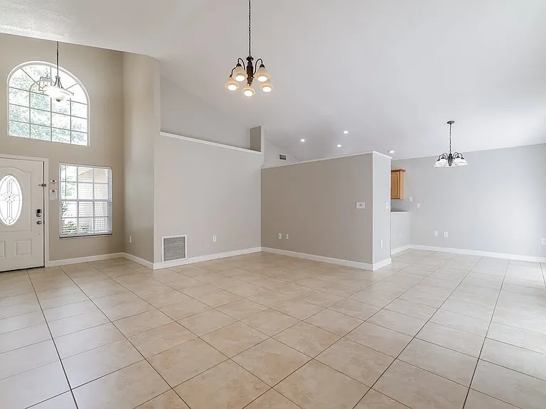 2120 Cuxham Ct — Photo 3