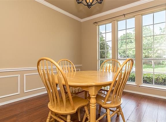 2nd image of 2204 Wren Ln