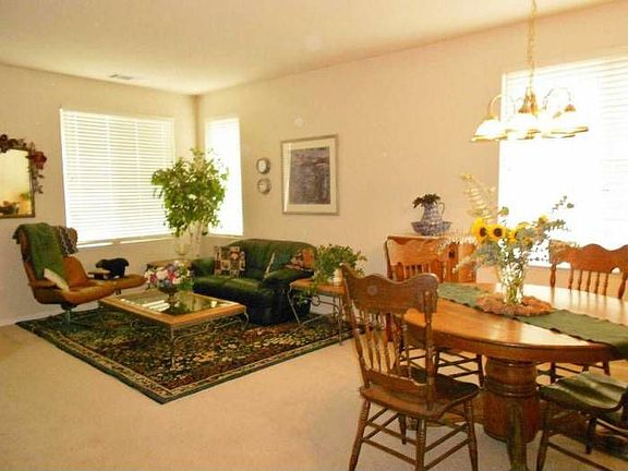 Dining Room/Living Room C