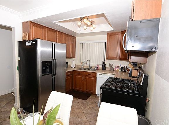 5th image of 222 W Grove St APT 2