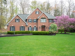 401 Elizabeth Ct, Schenectady, NY 12303