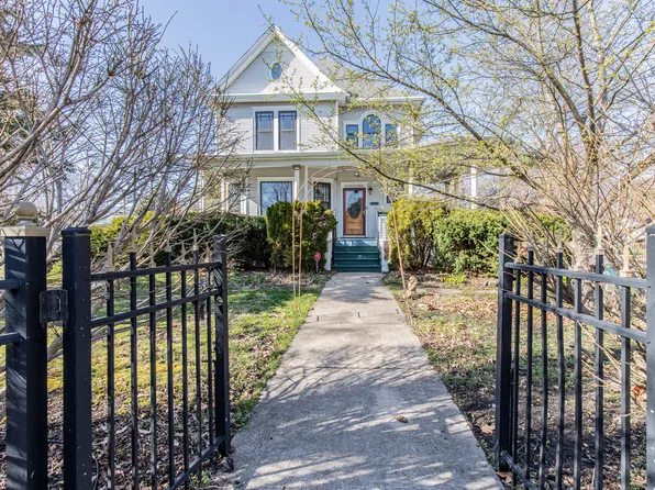 800 Chicago St, Mendota, IL 61342