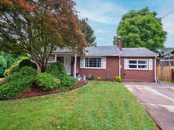 1435 Carlisle St, Natrona Heights, PA 15065