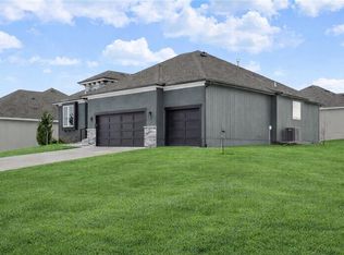 19485 W 202nd St, Spring Hill, KS 66083