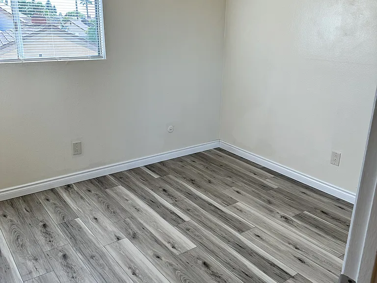 13103 Sundance Ave — Photo 11