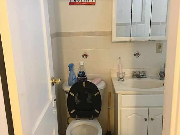 5th image of 1258 Commonwealth Ave APT 28