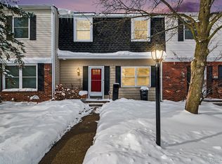 1208 Lear Ct, Rochester, MI 48307