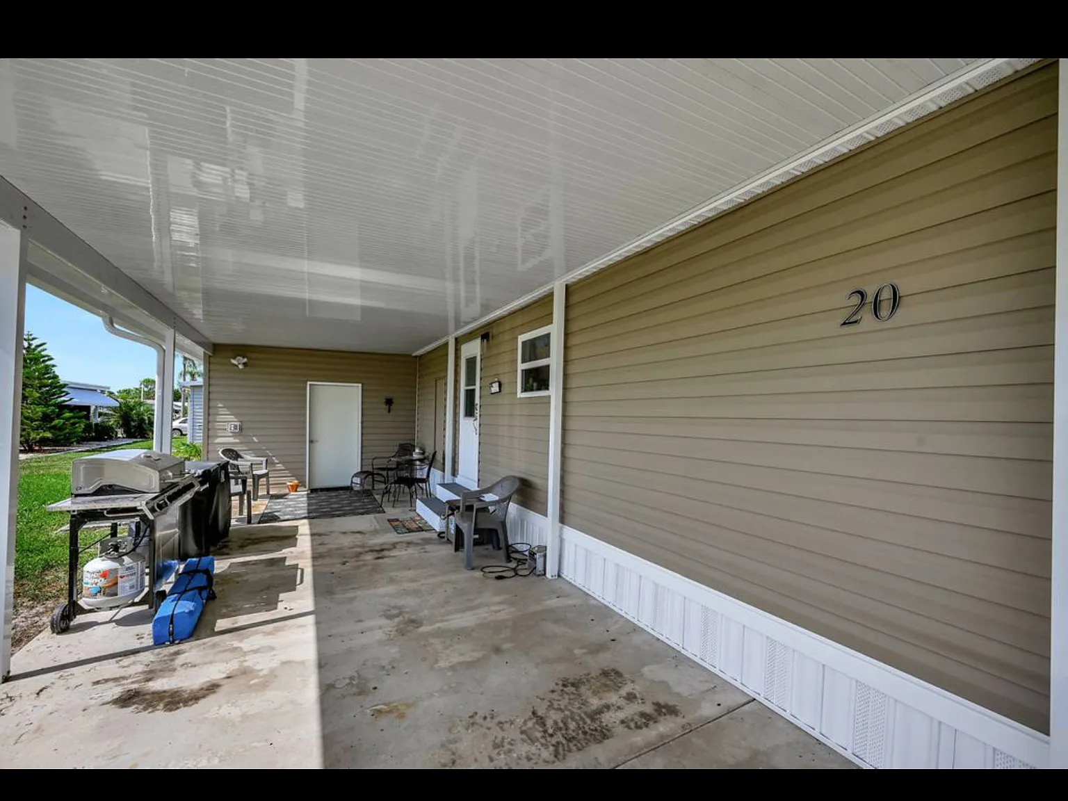 2 bed, 1128 sqft, $1,900 — Photo 3