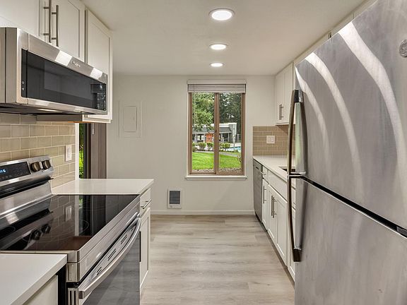 5th image of 4635 W Lake Sammamish Pkwy SE APT G105