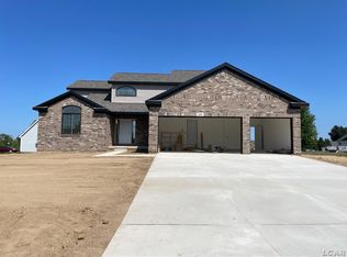 626 Berkshire Dr, Adrian, MI 49221