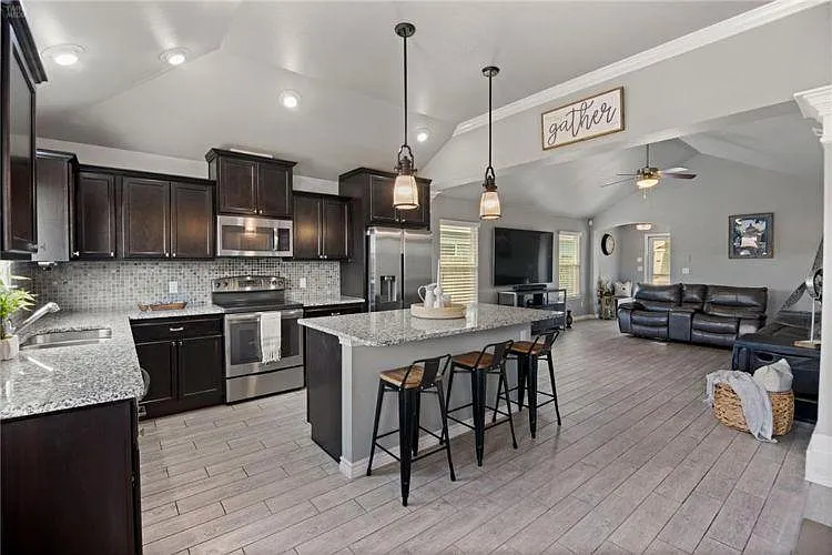 7410 Russ Ln — Photo 15