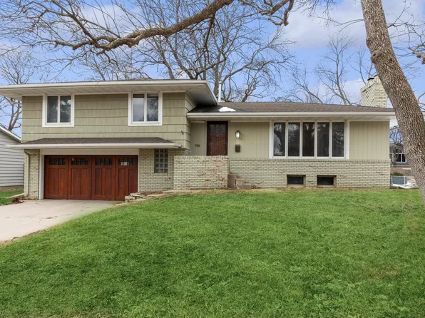 7116 Heatherton Trl, Edina, MN 55435