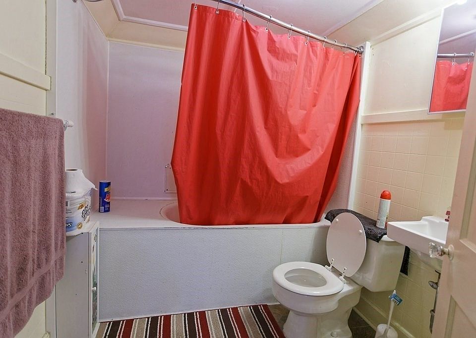 2nd image of 4 View St #3