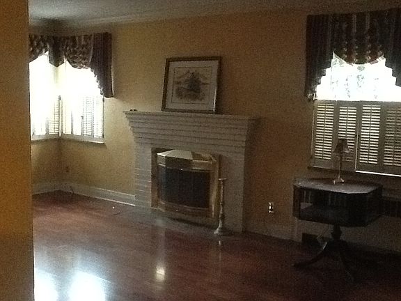 2nd image of 3416 Aultwoods Ln