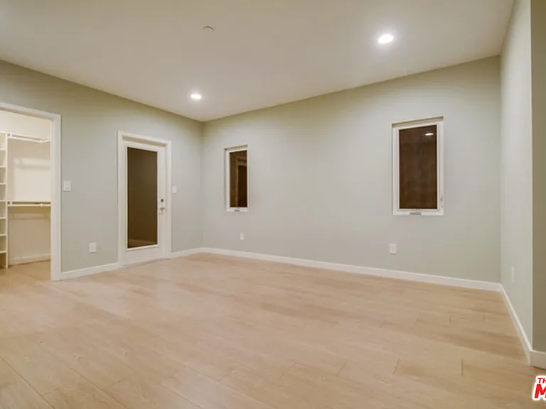 6119 Fountain Ave — Photo 4