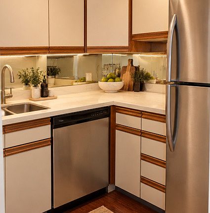 3rd image of 400 Green Bay Rd APT 207