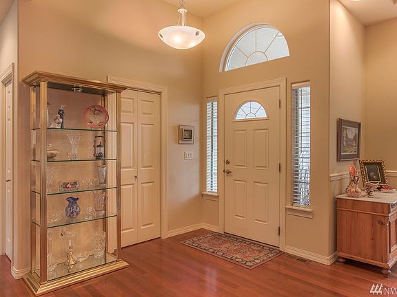 3rd image of 1633 Harrington Ln