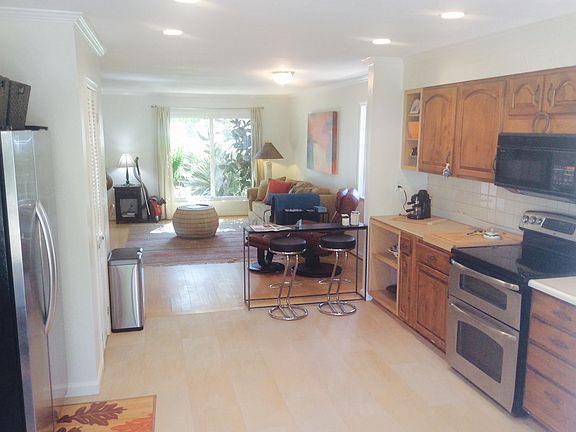 2nd image of 24 La Cumbre Cir