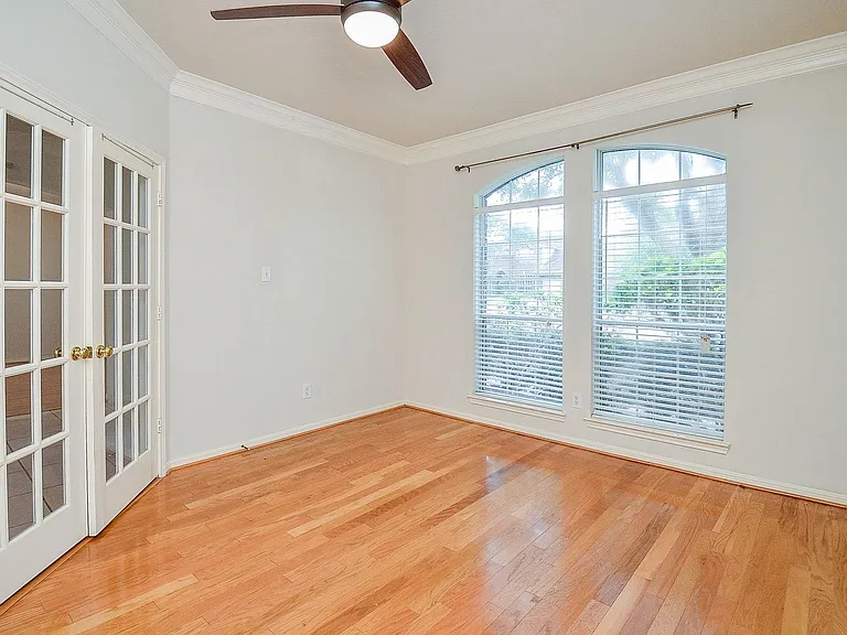 9403 Sundance Dr — Photo 3