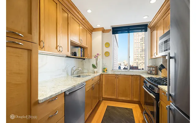 Sold by Douglas Elliman | media 25