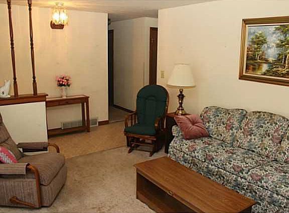 4th image of 19 Edendery Cir