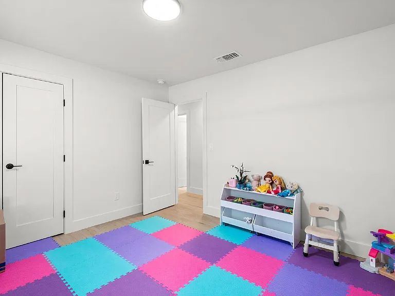 2507 Edgewater Dr — Photo 24