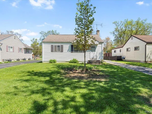 5334 Drayton Rd, Clarkston, MI 48346