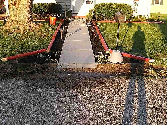 4th image of 210 Canby Ave