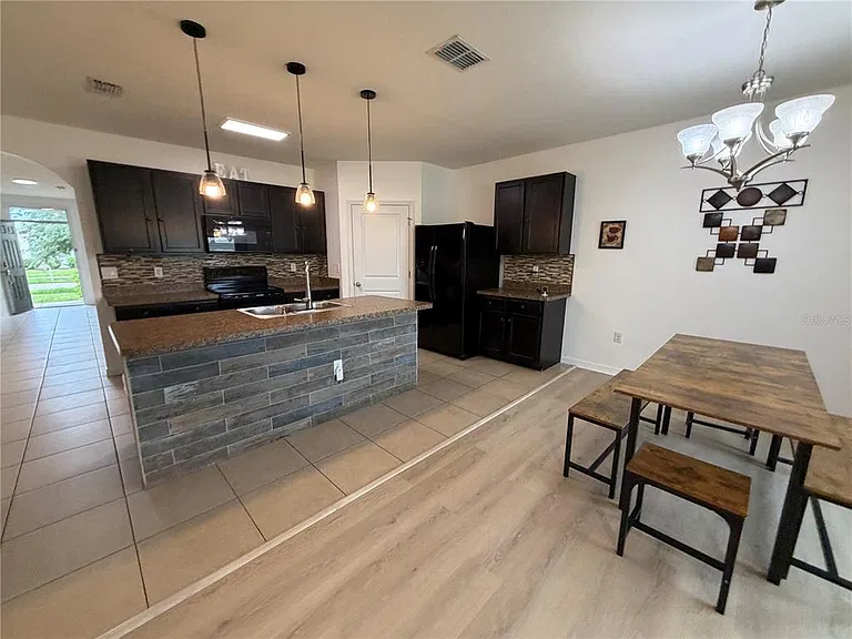 8106 Bilston Village Ln — Photo 10