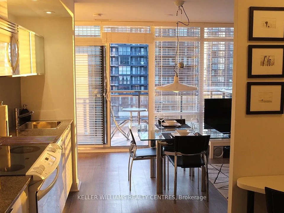 4 E Spadina Ave #K-1220
