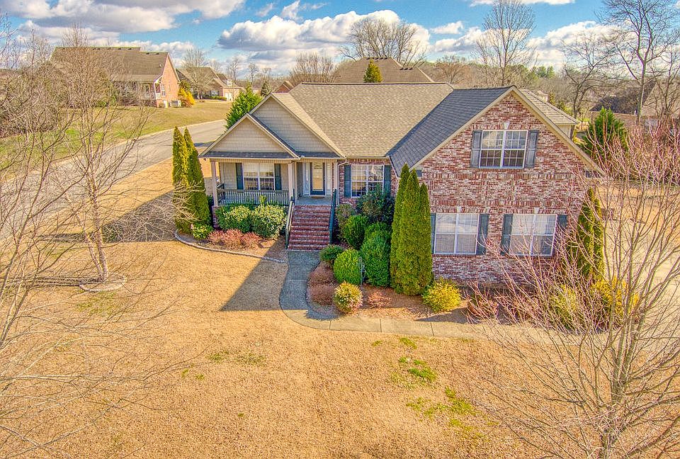 1st image of 943 Crosby Ct