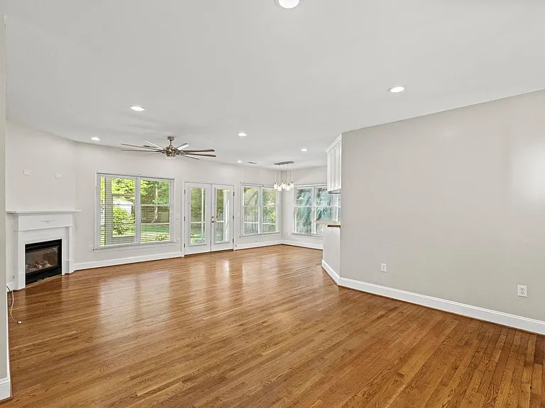 10176 Stoney Brook Ct SE — Photo 4