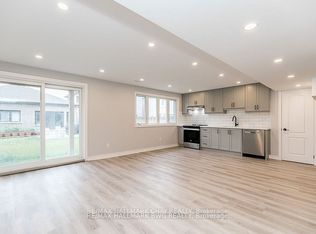 200 Danny Wheeler Blvd, Georgina, ON L4P 0J7