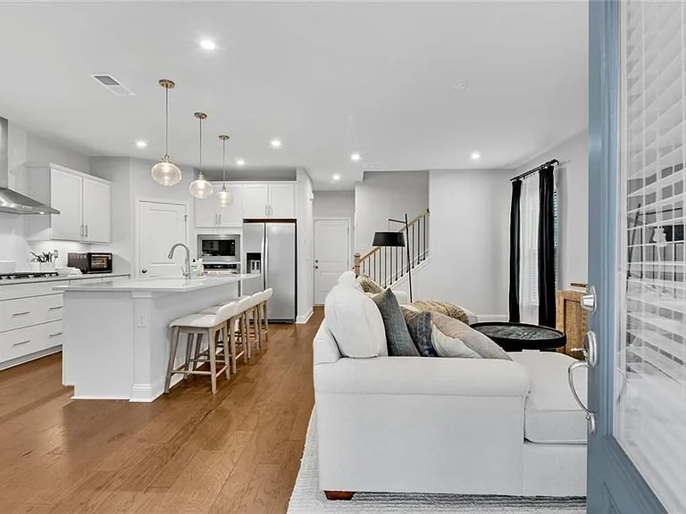 400 Renwood Trl — Photo 6