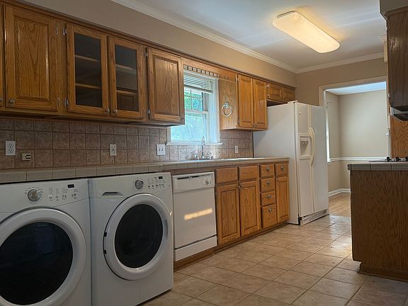 4th image of 323 Auburn Dr
