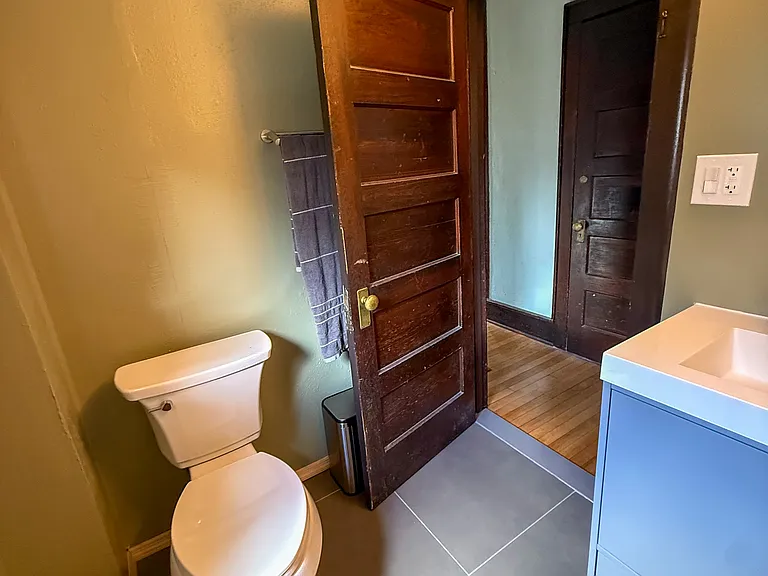 96 Helen St — Photo 10