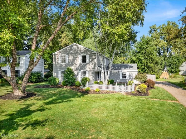 552 Marvis Dr, Bay Village, OH 44140
