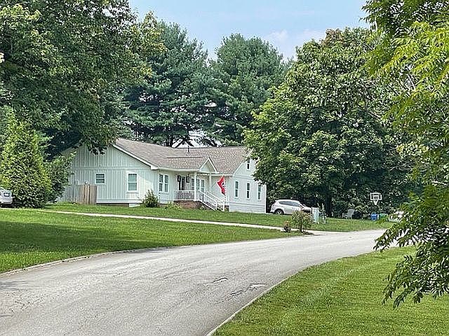 2nd image of 4823 Rolling Meadows Ln