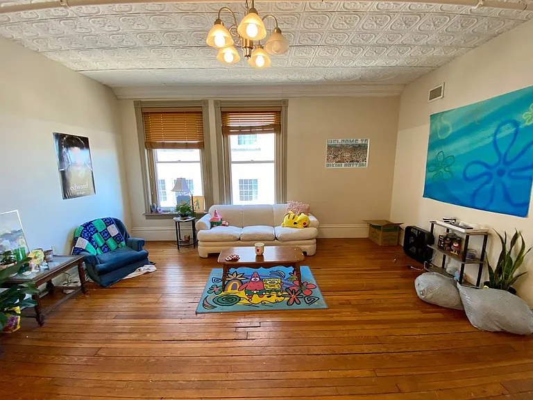 121 W Broad St — Photo 36