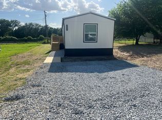 1525 Lark Ct, Azle, TX 76020