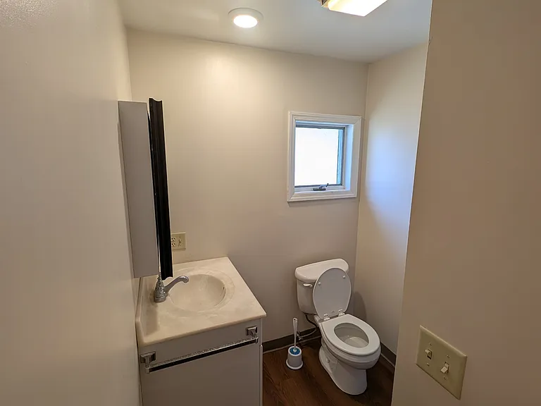 330 Irvine Pl #2 — Photo 7