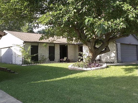 2nd image of 2007 Newbury Dr