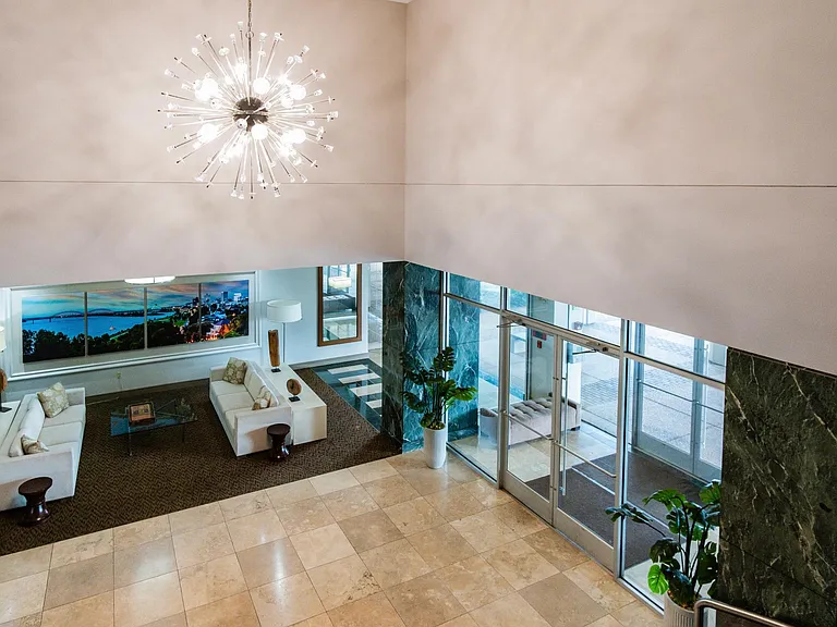 655 S Riverside Dr #1502 — Photo 22